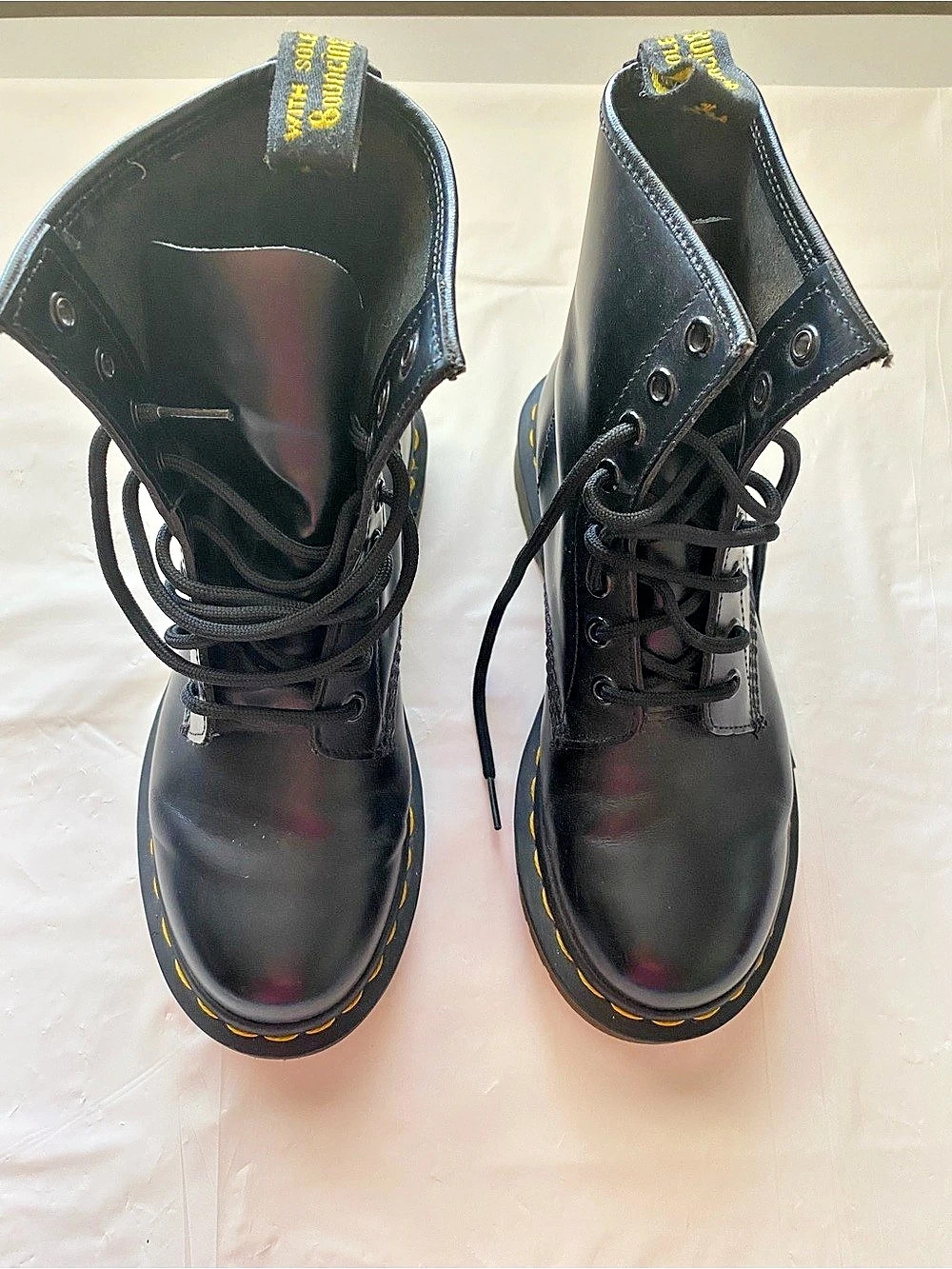 Dr. Martens 1460 W Smooth Black Leather 8 Eye Combat Boots Women's Size 6